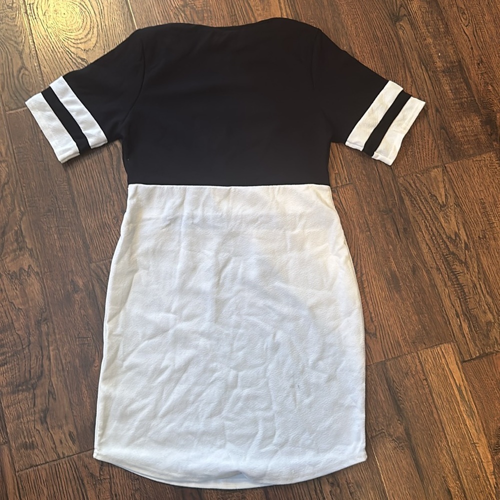 Pretty little thing dress - Picture 4 of 7